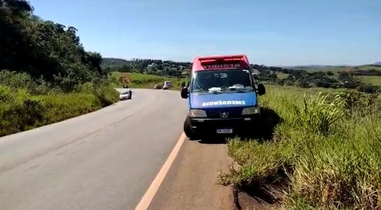 Carro Cai Em Ribanceira E Condutor Encontrado Morto Itabiranet