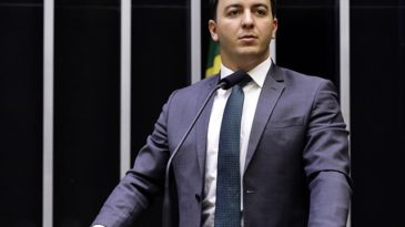 Projeto de lei aumenta a pena para quem divulga fotos e vídeos íntimos