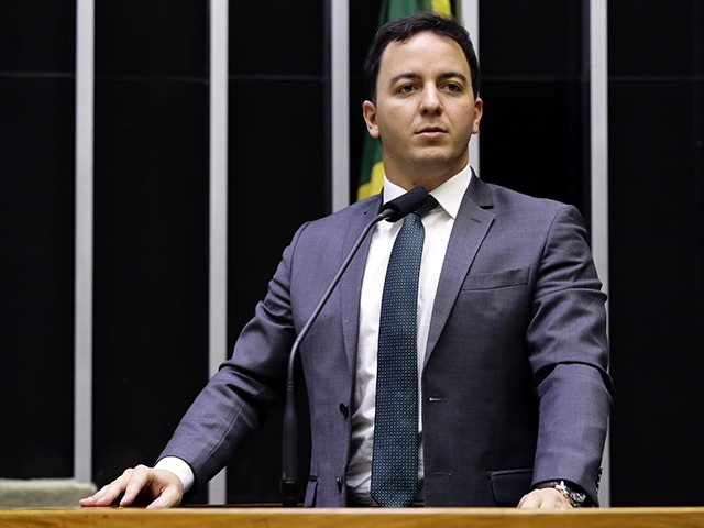 Projeto de lei aumenta a pena para quem divulga fotos e vídeos íntimos