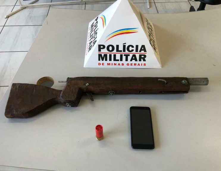 homem-e-preso-com-arma-de-fabricacao-artesanal-calibre-12