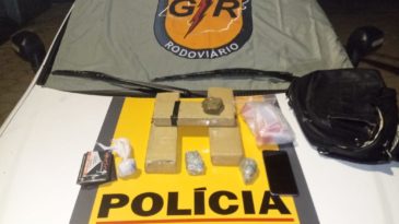 policia-rodoviaria-detem-dupla-transportando-barras-de-maconha-e-pedras-de-crack