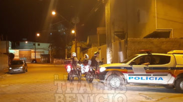 dupla-armada-assalta-dois-comercios-seguidos-no-caminho-novo