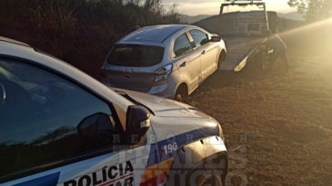 carro-roubado-no-santa-ruth-e-encontrado-sem-as-rodas-na-zona-rural