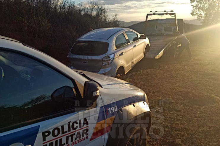 carro-roubado-no-santa-ruth-e-encontrado-sem-as-rodas-na-zona-rural