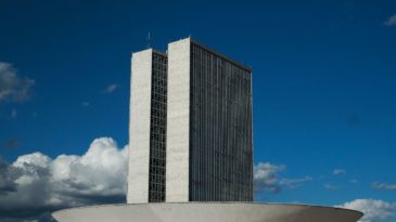 ccj-da-camara-aprova-piso-salarial-para-enfermagem