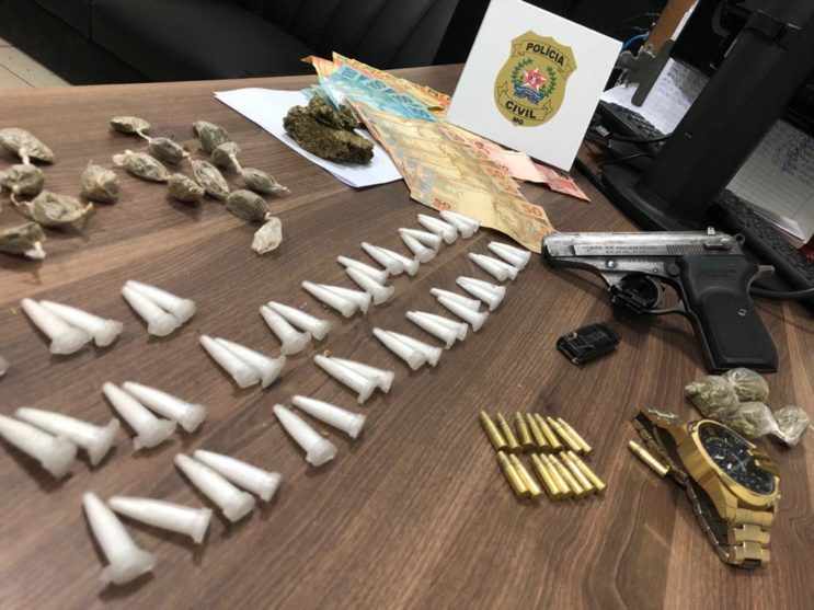 policia-civil-apreende-adolescentes-com-arma-e-drogas-em-caratinga