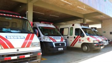 mulher-e-socorrida-apos-acidente-de-transito-em-joao-monlevade