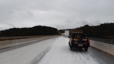 derramamento-de-carga-deixa-transito-lento-na-br-381-em-caete