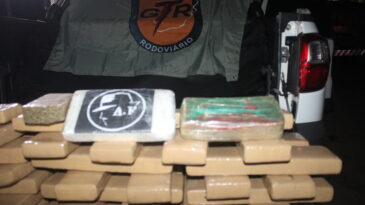 grupo-tatico-apreende-caminhonete-clonada-com-mais-de-50-kg-de-drogas