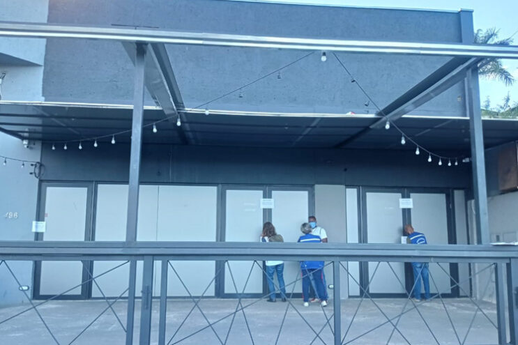 prefeitura-interdita-bar-que-causou-aglomeracao-na-mauro-ribeiro