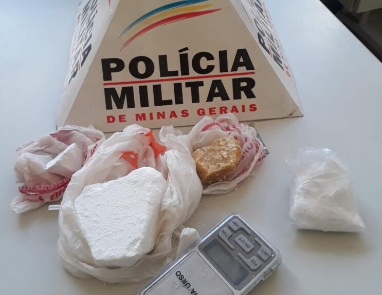policia-apreende-crack-e-cocaina-durante-operacao-no-sao-cristovao