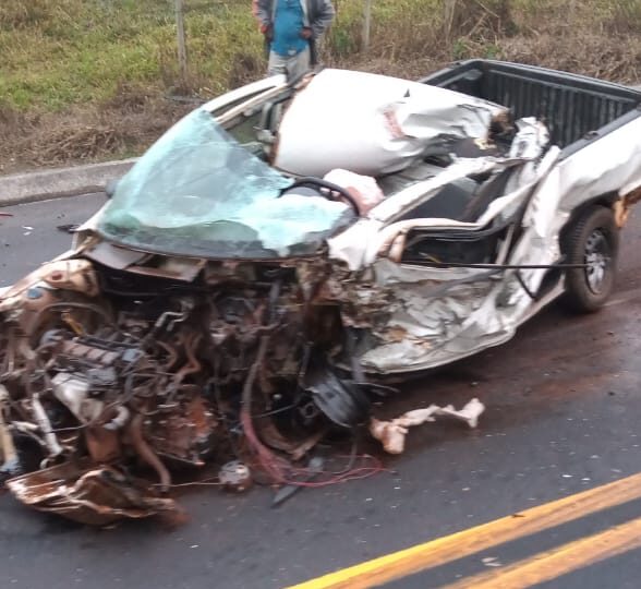 Acidente na manhã desta segunda interdita a BR-381 em Nova Era