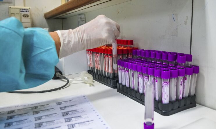 nove-em-10-pacientes-curados-da-covid-19-apresentam-efeitos-colaterias
