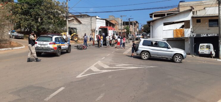motociclista-fica-ferido-em-colisao-com-carro-no-fenix