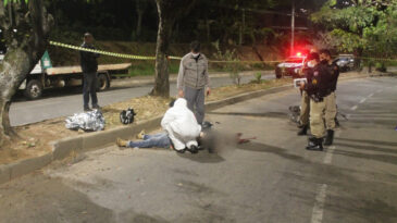 motociclista-morre-ao-colidir-contra-uma-arvore-na-avenida-das-rosas