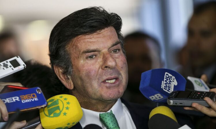 posse-de-fux-na-presidencia-do-stf-tera-divisorias-e-dispensa-foto