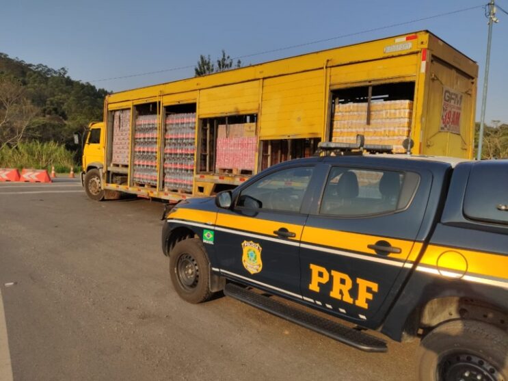 PRF apreende carga de bebidas avaliada em R$ 140 mil