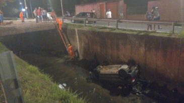 motorista-e-socorrido-em-estado-grave-apos-cair-no-canal-do-gabiroba