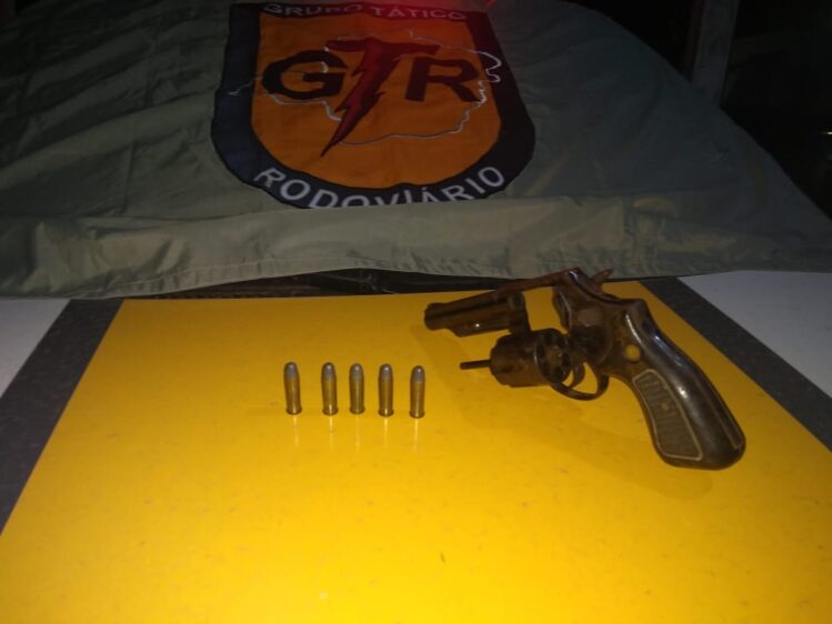 tatico-rodoviario-apreende-revolver-durante-operacao-na-mg-129
