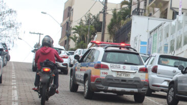 monza-e-furtado-apos-ser-estacionado-na-rua-dona-modestina