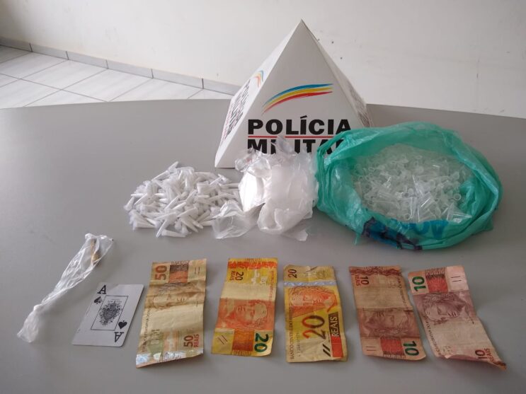 suspeito-de-trafico-e-detido-com-mais-de-100-pinos-de-cocaina-no-fenix