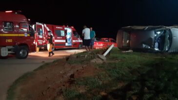 carro-capota-e-motorista-fica-ferido-na-br-381-em-bom-jesus-do-amparo