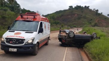 lama-na-pista-causa-capotamento-e-deixa-tres-pessoas-feridas-na-mg-129