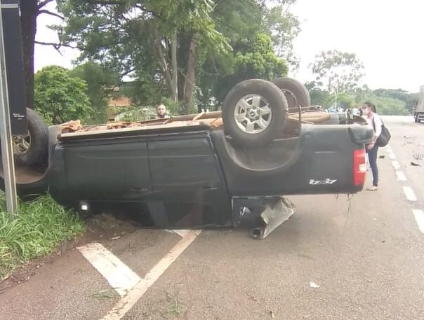 acidente-na-manha-desta-sexta-feira-deixa-feridos-na-br-381-em-ravena