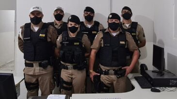 policia-rodoviaria-apreende-quase-cem-pinos-de-cocaina-em-sao-domingos-do-prata