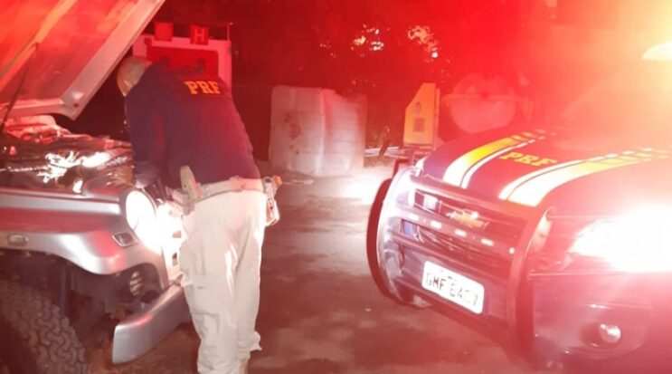 prf-recupera-veiculo-roubado-e-prende-condutor-por-receptacao