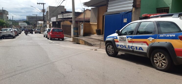 bandido-atira-dentro-de-comercio-durante-assalto-em-itabira