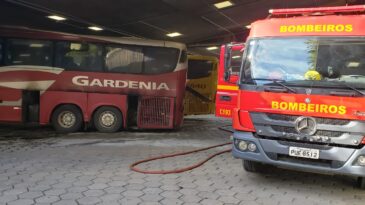 bombeiro-de-folga-combate-incendio-em-onibus-na-rodoviaria
