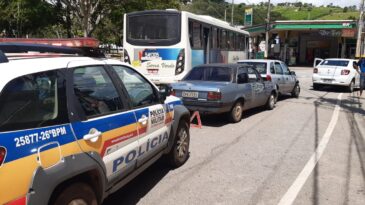 engavetamento-causa-congestionamento-na-praca-acrisio-alvarenga