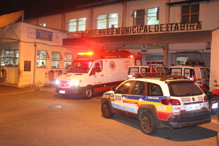 mulher-e-presa-apos-arremessar-agua-fervente-no-companheiro