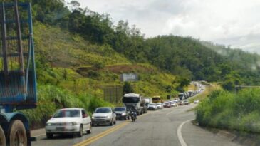 volta-do-feriado-com-transito-congestionado-na-br-381