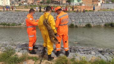 corpo-e-resgatado-pelos-bombeiros-no-corrego-do-onca