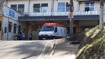 motociclista-fica-ferido-em-colisao-com-carro-na-avenida-das-rosas