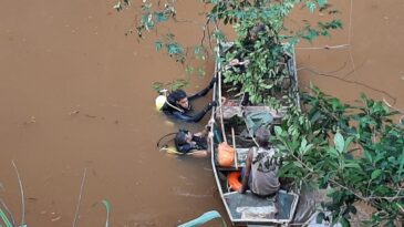 caminhao-e-encontrado-cerca-de-vinte-metros-de-profundidade