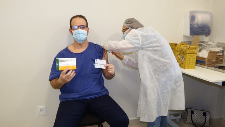 no-primeiro-dia-de-vacinacao-hnsd-imuniza-115-funcionarios