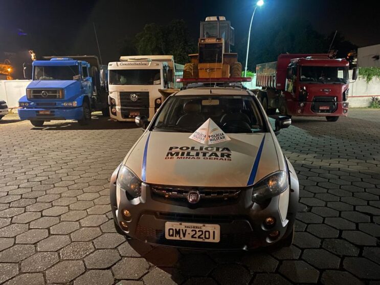policia-militar-apreende-caminhoes-usados-em-furto-de-minerio