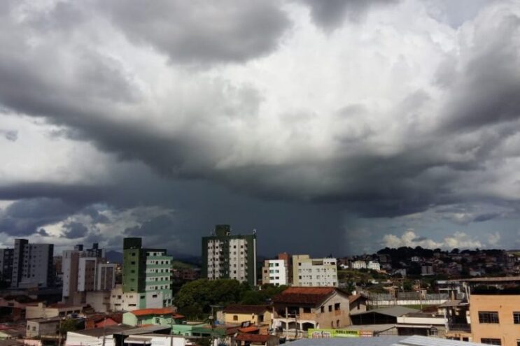 inmet-emite-alerta-amarelo-para-a-regiao-de-itabira