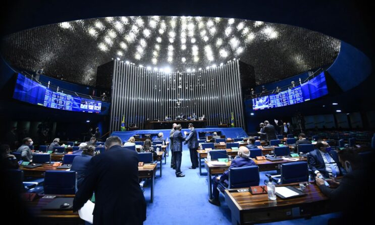 pec-emergencial-cria-clausula-de-calamidade-para-pagar-auxilio-em-2021