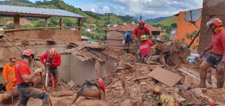 chuvas-voltam-a-castigar-e-bombeiros-recebem-varios-chamados
