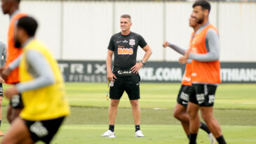 flamengo-enfrenta-corinthians-em-busca-da-ponta-da-tabela