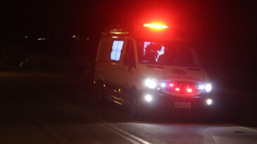 homem-e-agredido-com-pedradas-em-itabira