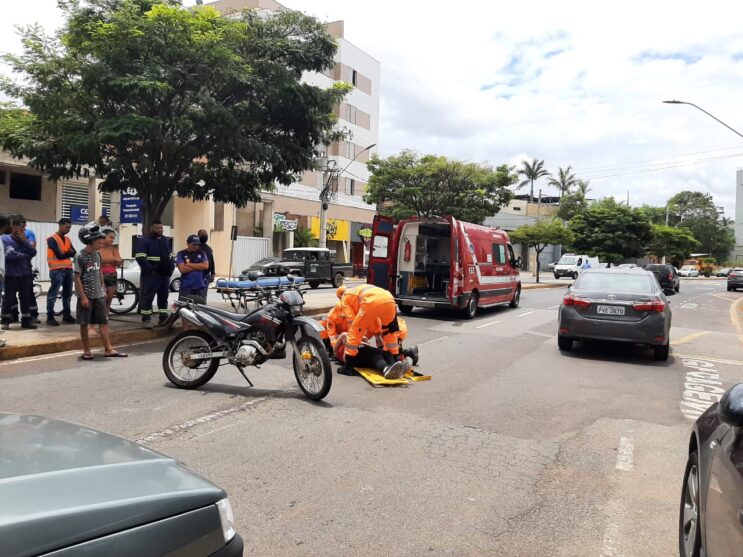 mulher-fica-ferida-em-acidente-na-mauro-ribeiro