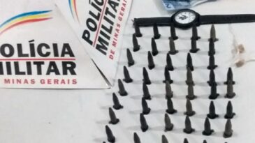 tatico-movel-apreende-pinos-de-cocaina-em-itabira
