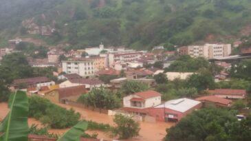 chuva-causa-destruicao-e-deixa-pessoas-ilhadas-em-santa-maria-de-itabira