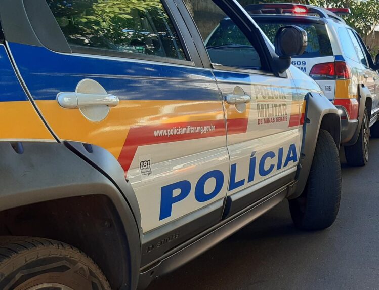 policia-e-chamada-apos-homem-exibir-o-penis-para-vizinha