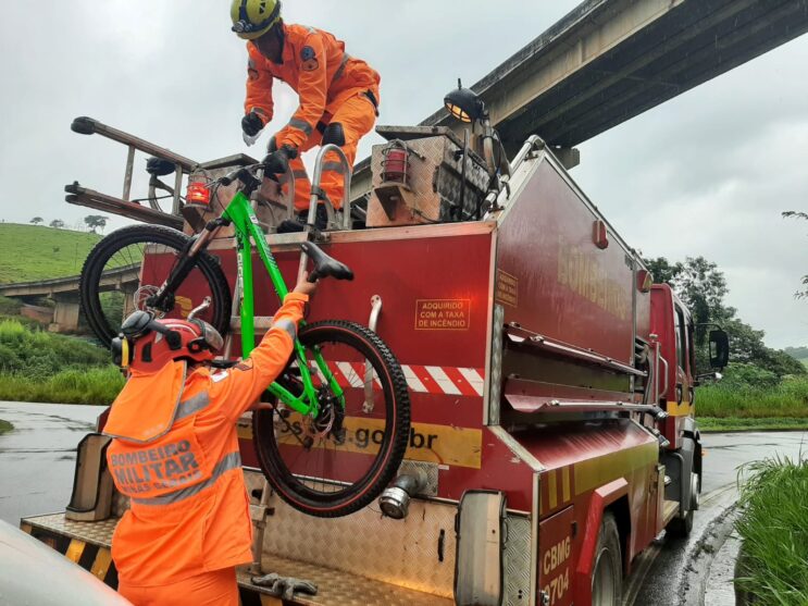 ciclista-que-caiu-de-pontilhao-morre-no-pronto-socorro